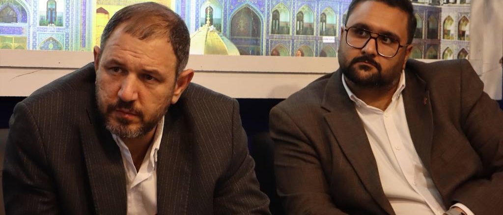 حضور دکتر وحید حاجی بگلو رئیس شورای عالی استان ها در غرفه انجمن حمایت از بیماران سرطانی مشهد در نمایشگاه بین المللی گردشگری سلامت